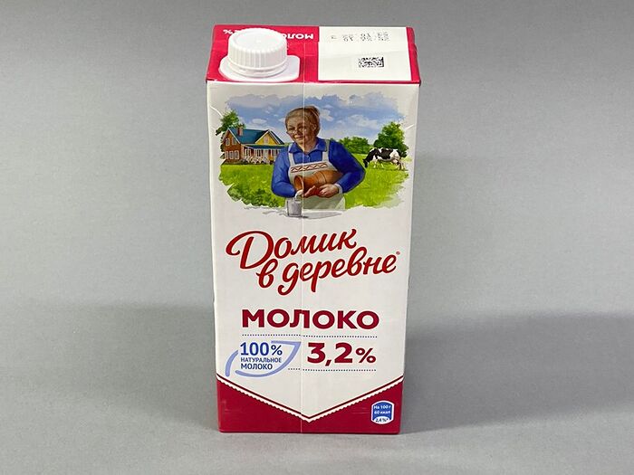 Молоко Домик в деревне ультрапастеризованное 3.2%