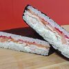 Фото к позиции меню Горячий суши-сэндвич Морской