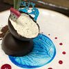 Фото к позиции меню Шоколадно-кокосовый десерт