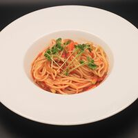 Спагетти с овощами и соусом Помодоро