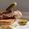 Фото к позиции меню Гриль-сэндвич с тунцом