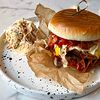 Фото к позиции меню Бургер по-техасски с рваным мясом и салатом Коул Слоу