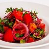 Фото к позиции меню Шемкир салат с розовыми помидорами и вишней