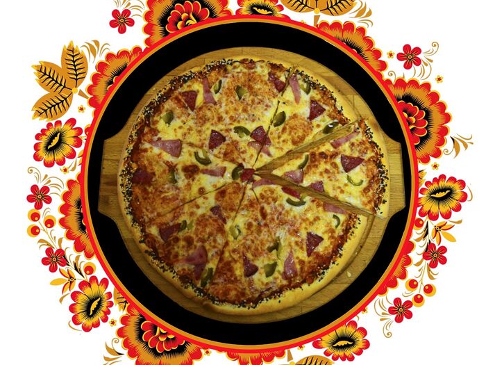 Пицца с Колбасой и халапеньо