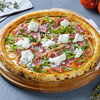Фото к позиции меню Пицца с пармской ветчиной и сыром страчателла