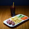 Фото к позиции меню Макарошки с сосиской и овощная соломка