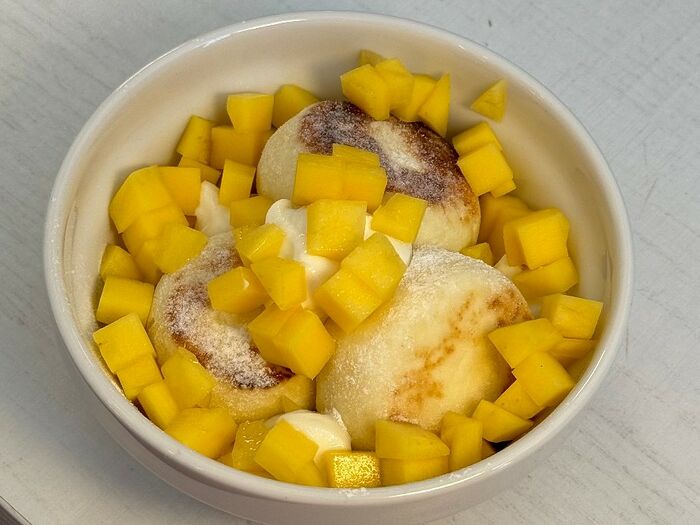 Сырники с манго и кокосовым крем-чизом