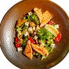 Фото к позиции меню Теплый салат с лососем в азиатском соусе