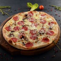 Пицца Салями итальянская особая тонкое тесто