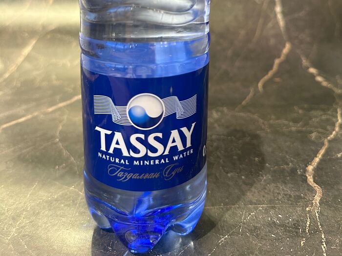 Вода Tassay 