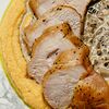 Фото к позиции меню Филе индейки с хумусом и грибным соусом