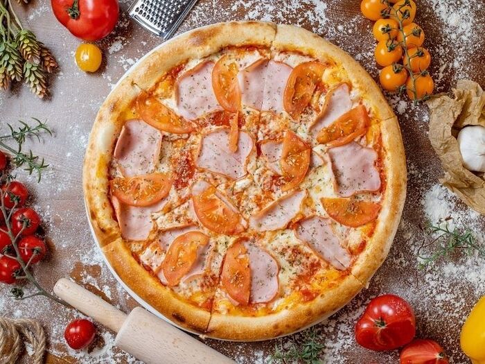 Пицца с ветчиной и томатами 28 см