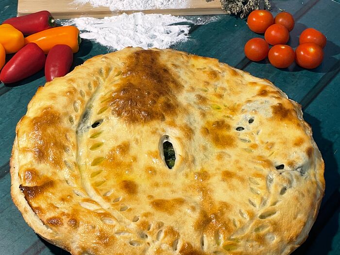 Осетинский пирог с укропом сыром и чесноком