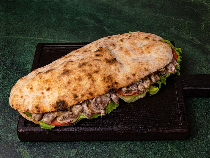 Неаполитанский сэндвич с говяжьей вырезкой
