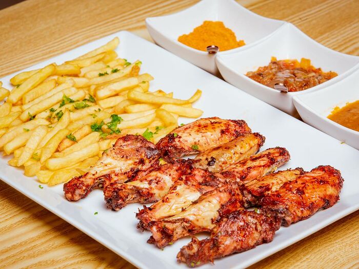 Grilled chicken wings avec frite de pomme de terre