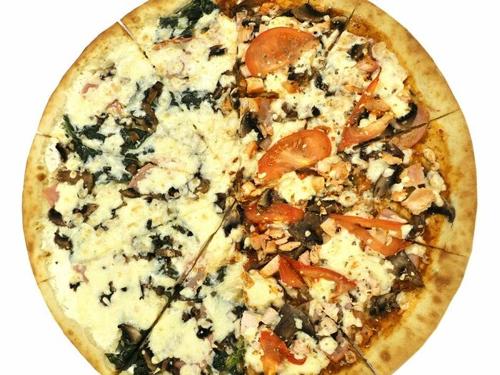Неаполитано михайловск. Пицца неаполитано. Неаполитано сыр. Большая гигантская пицца. Пицца неаполитано упаковки.