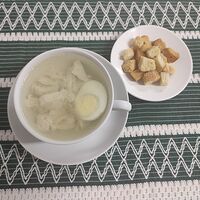 Суп куриный с яйцом и гренками