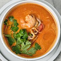 Азиатский суп с креветками и вонголе