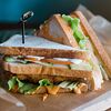 Фото к позиции меню Клаб-сэндвич с курицей