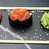 Фото к позиции меню Суши спайси с лососем