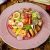 Фото к позиции меню Теплый салат с морепродуктами и соусом Цитронет