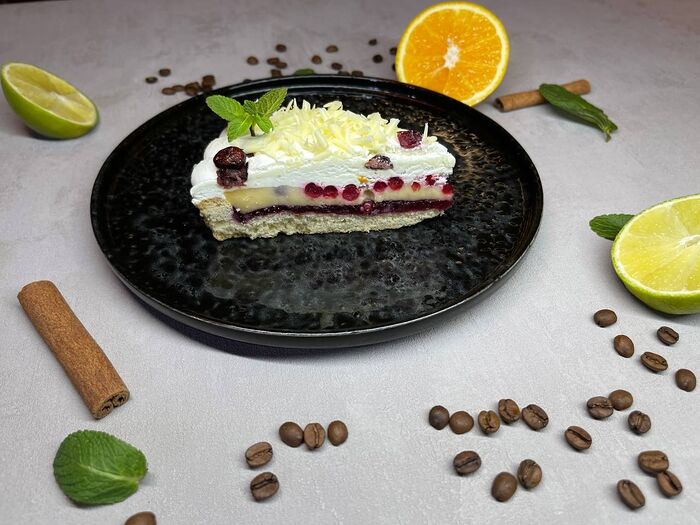 Брусничный пирог с белым шоколадом 