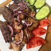 Фото к позиции меню Шашлык Ассорти мяса индейки и люля-кебаб из говядины