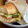 Фото к позиции меню Багет-сэндвич с курицей