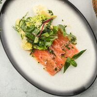 Салат с лососем севиче