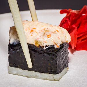 Суши Запеченный лосось