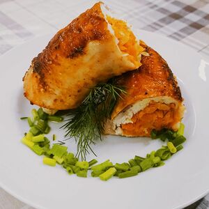 Рулет куриный с овощами