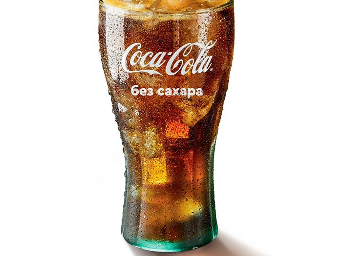 Coca-Cola Zero в стакане средняя