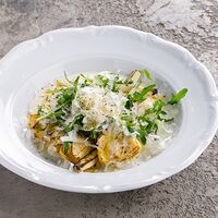 Теплые артишоки с руколой и соусом Grana Padano