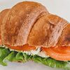 Фото к позиции меню Круассан-сэндвич с авторским сыром