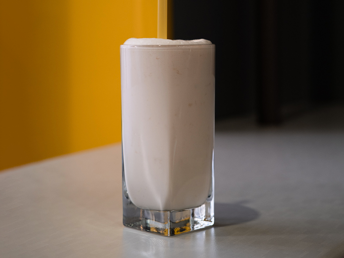 Молочный коктейль с карамелью