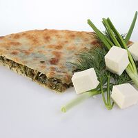 Осетинский пирог с сыром, зеленью и луком