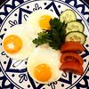 Фото к позиции меню Яичница из трёх яиц с овощами