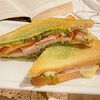 Фото к позиции меню Сэндвич с ветчиной на хлебе