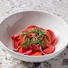Фото к позиции меню Салат из свежих томатов с укропом и красным луком