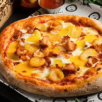 Крафт пицца с запеченным картофелем, беконом и сыром чеддер