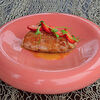 Фото к позиции меню Стейк из тунца с ягодным соусом