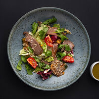 Тайский салат с ростбифом