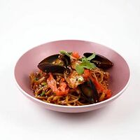 Удон с морепродуктами по-тайски