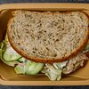 Фото к позиции меню Сэндвич с тунцом на цельнозерновом хлебе