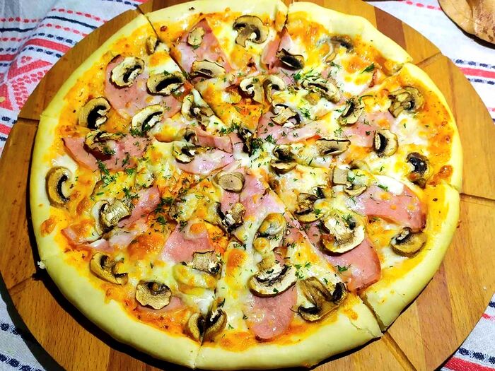 Пицца Ветчина, сыр, грибы Мax