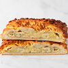 Фото к позиции меню Слоено-дрожжевой пирог с картофелем и сыром из благородной плесени