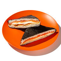 Суши-сэндвич с лососем