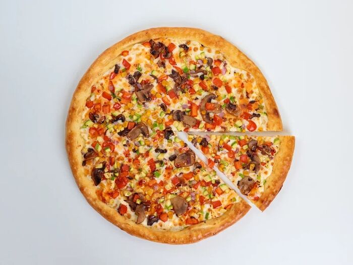 Пицца Вегетарианская с соусом свит чили