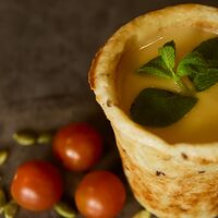 Сырный крем-суп в хлебном стакане