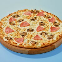 Пицца «Ветчина и грибы» на тонком тесте 30 см